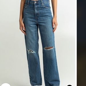 NEW Levi’s high waisted straight jeans